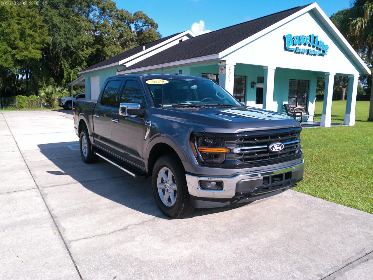 Ford F-150 XLT SuperCrew 4WD 2025