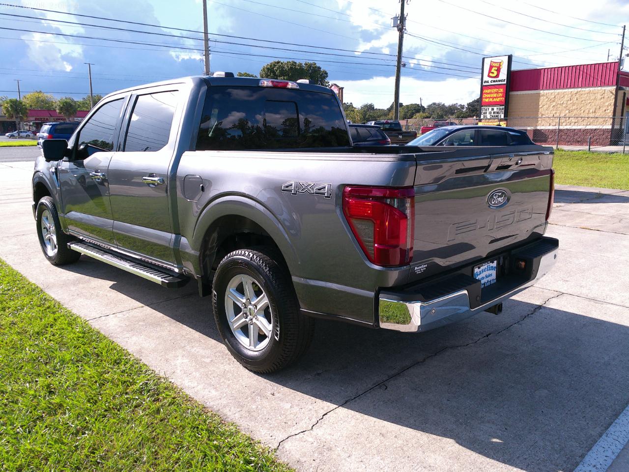 Ford F-150 XLT SuperCrew 4WD 2025
