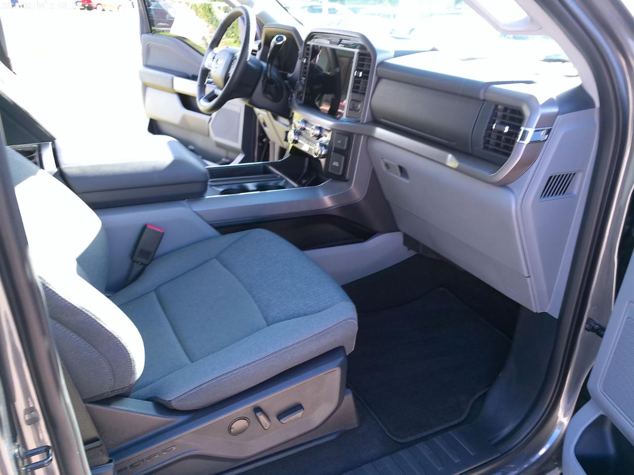 Ford F-150 XLT SuperCrew 4WD 2025
