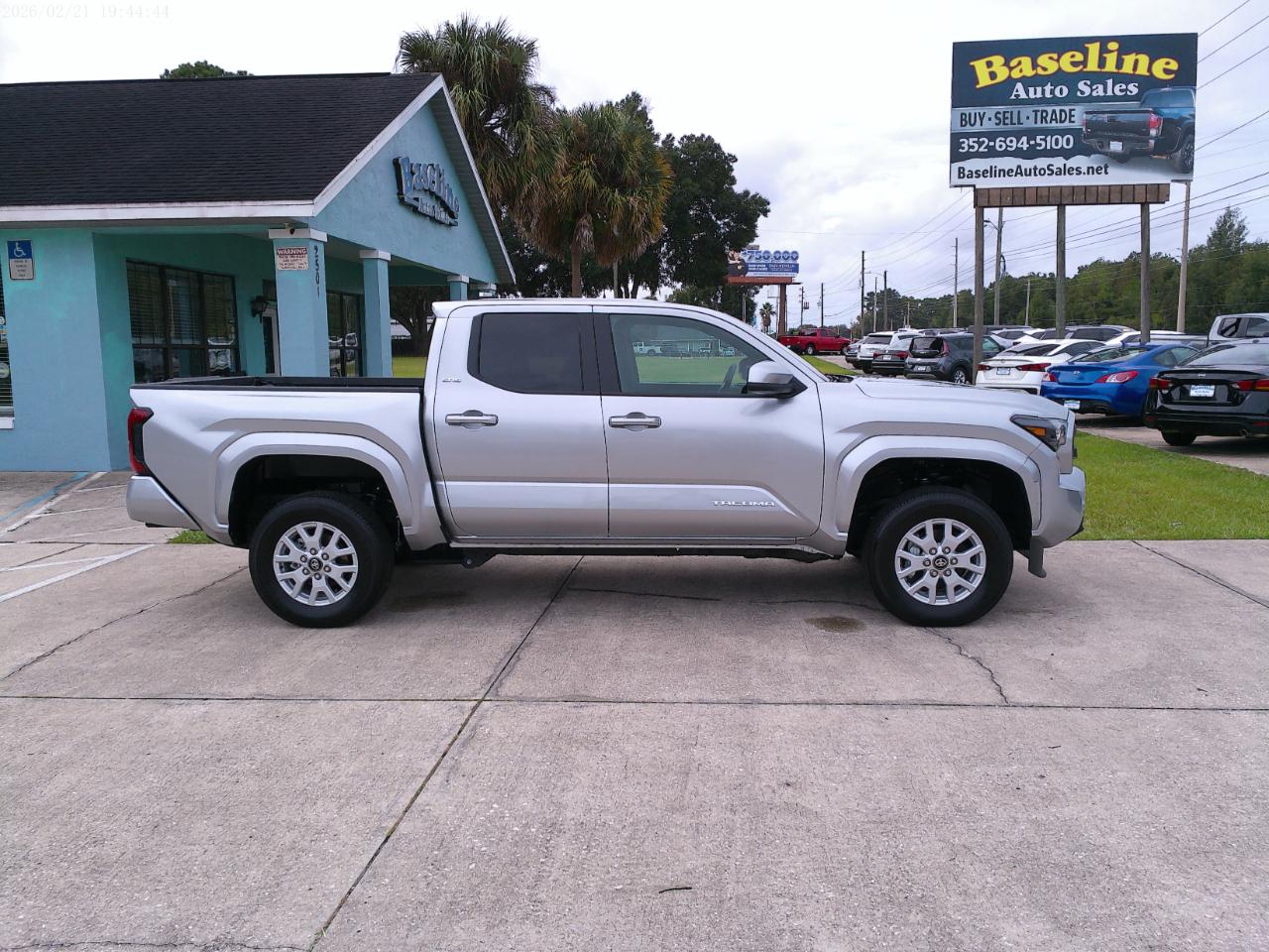 Toyota Tacoma SR5 Double Cab 5' Bed I4 4x2 AT (Natl) 2026