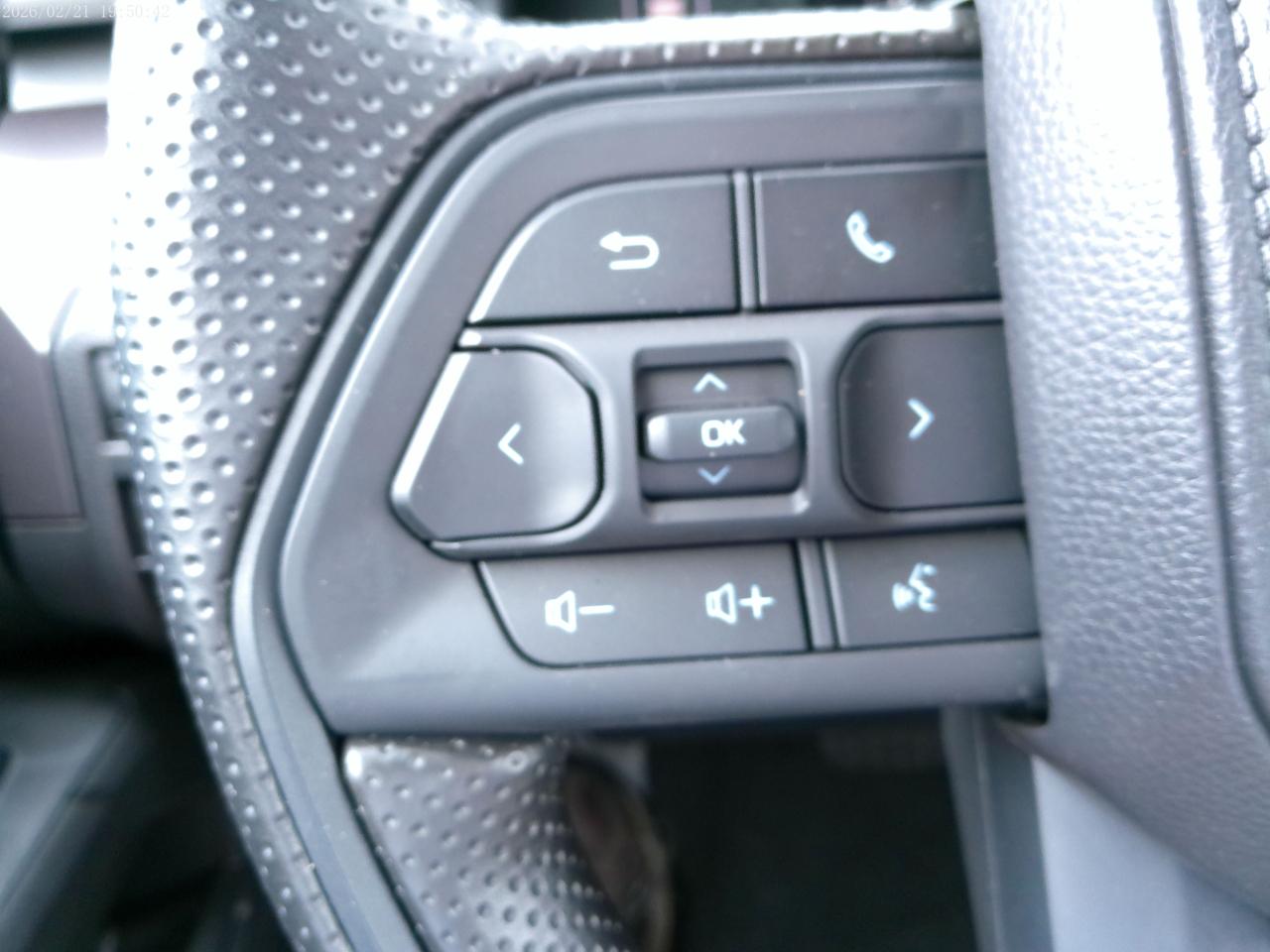 Toyota Tacoma SR5 Double Cab 5' Bed I4 4x2 AT (Natl) 2026