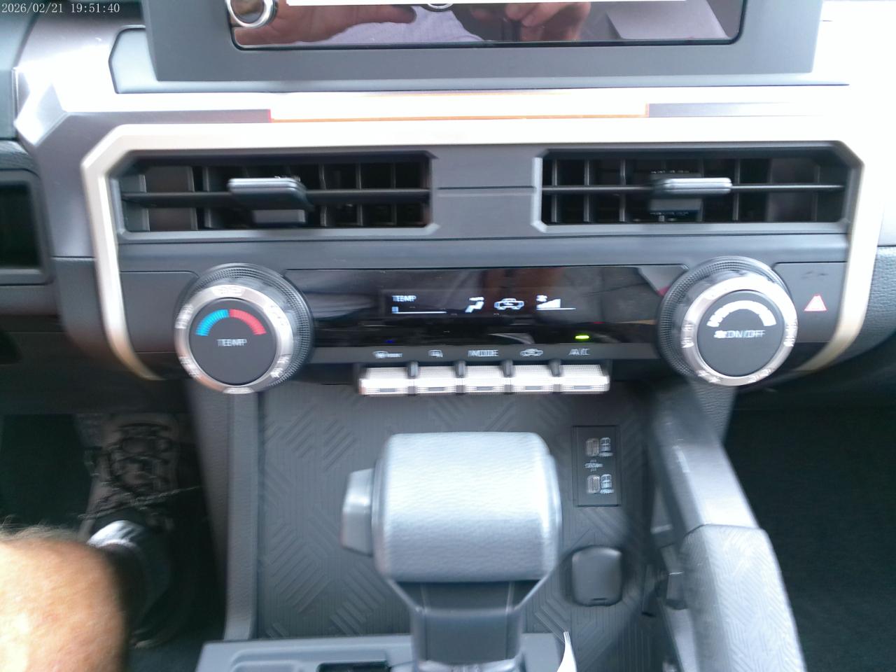 Toyota Tacoma SR5 Double Cab 5' Bed I4 4x2 AT (Natl) 2026