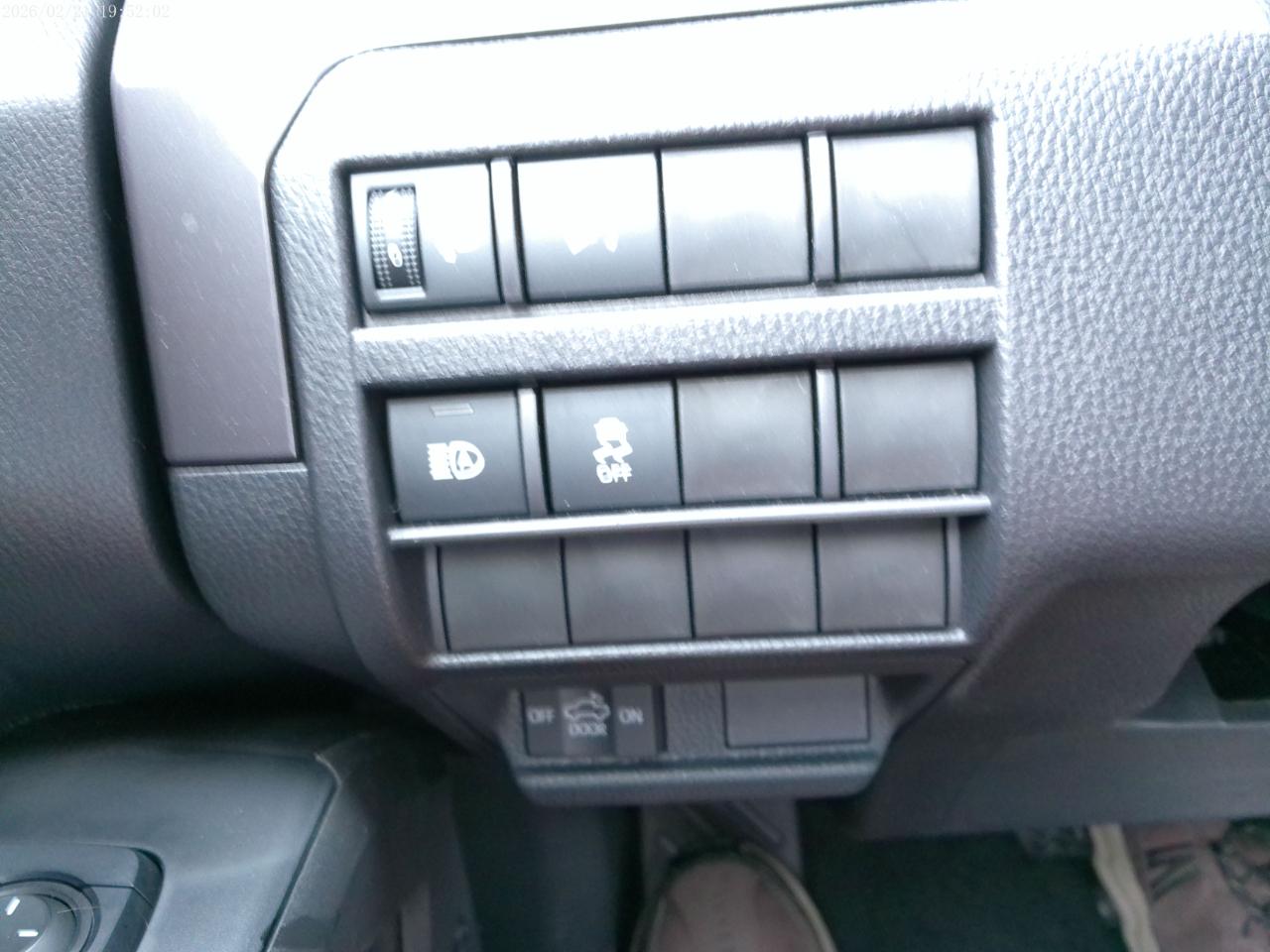 Toyota Tacoma SR5 Double Cab 5' Bed I4 4x2 AT (Natl) 2026