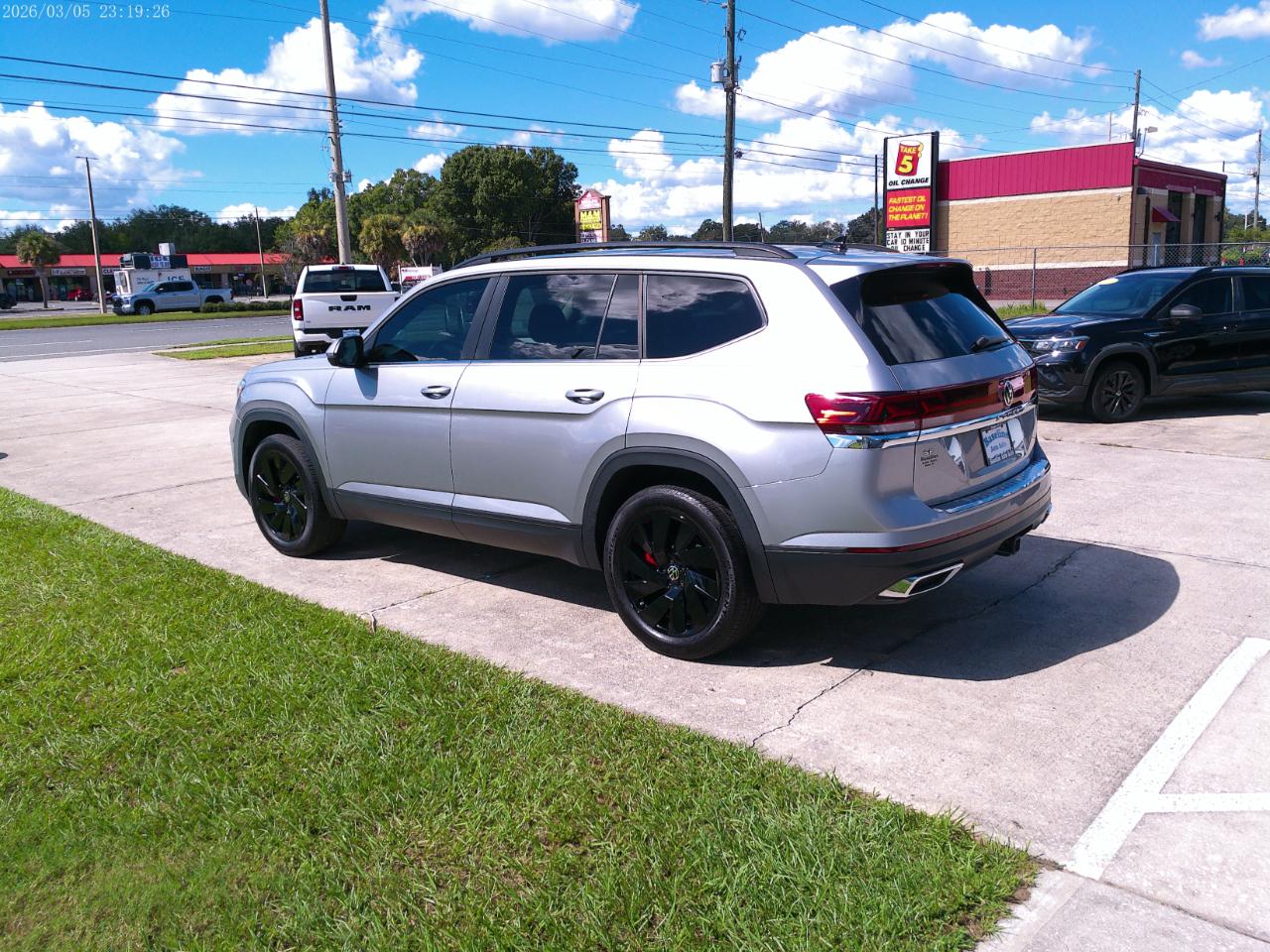 Volkswagen Atlas SE w/Technology 2025