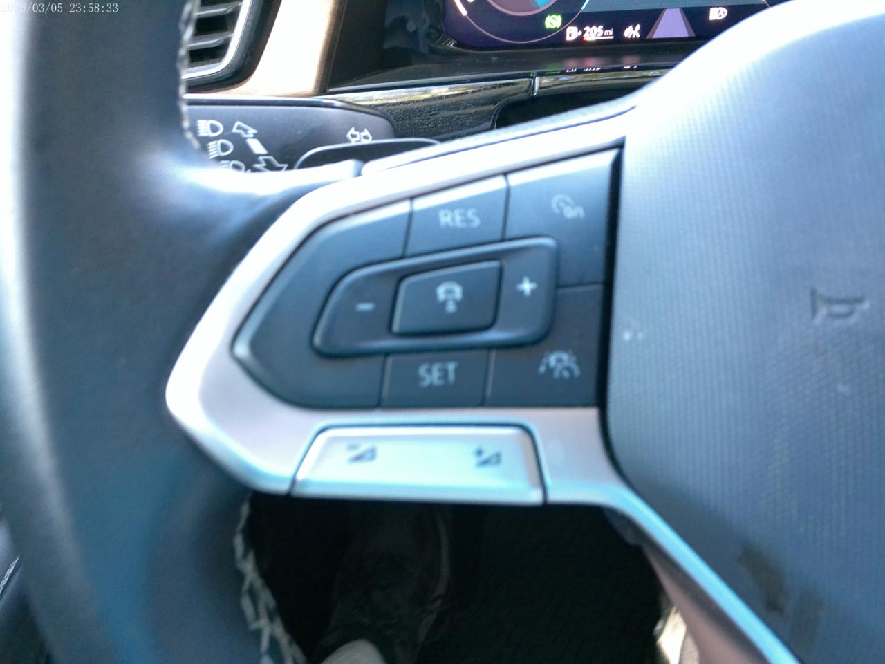Volkswagen Atlas SE w/Technology 2025