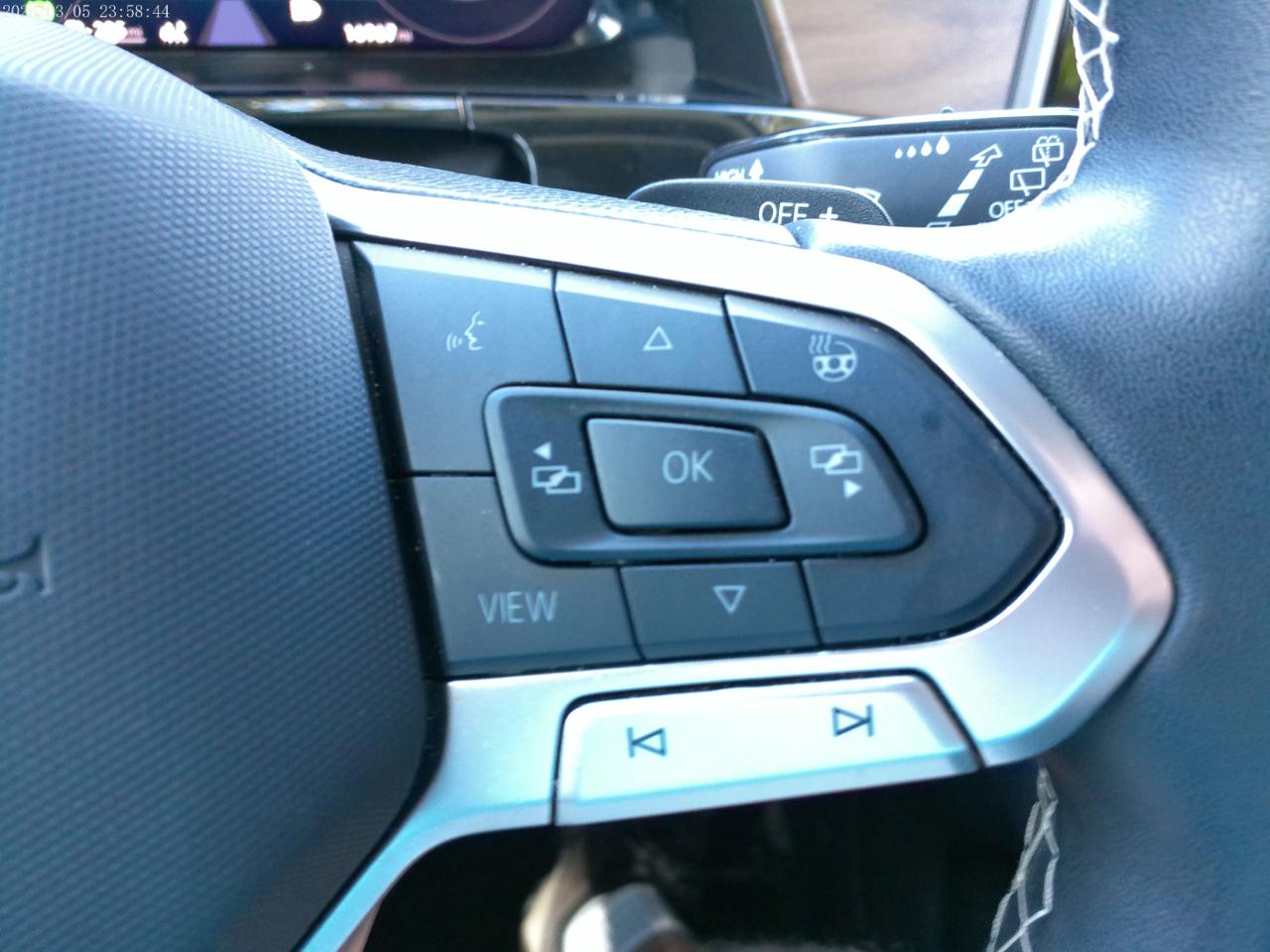 Volkswagen Atlas SE w/Technology 2025