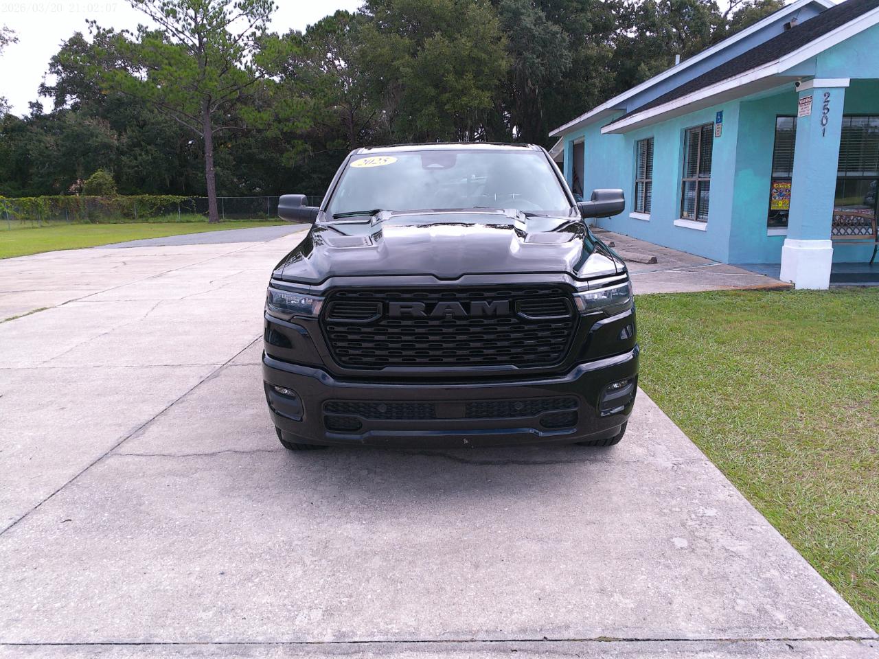 RAM 1500 Express 4x4 Crew Cab 5'7" Box 2025