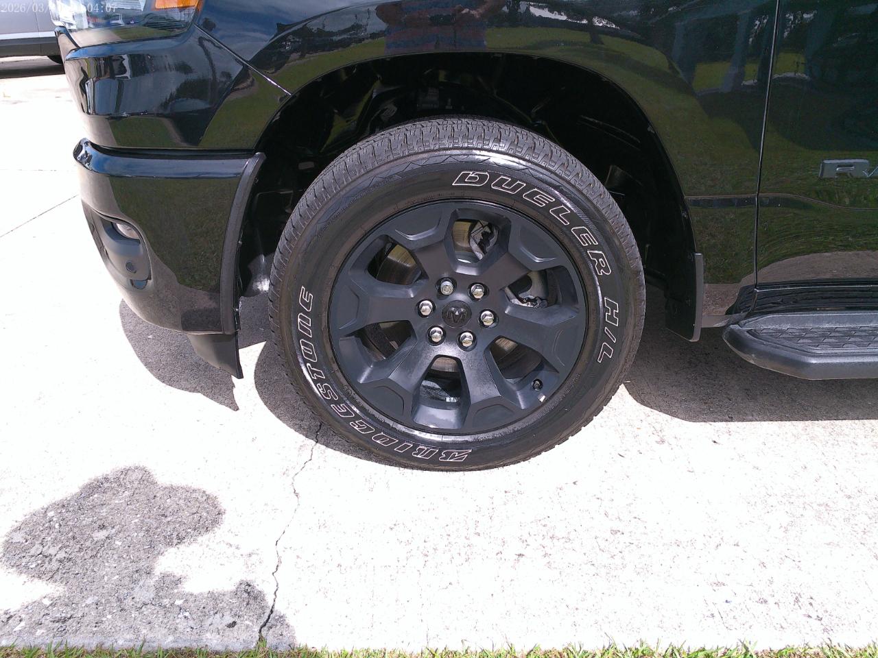 RAM 1500 Express 4x4 Crew Cab 5'7" Box 2025