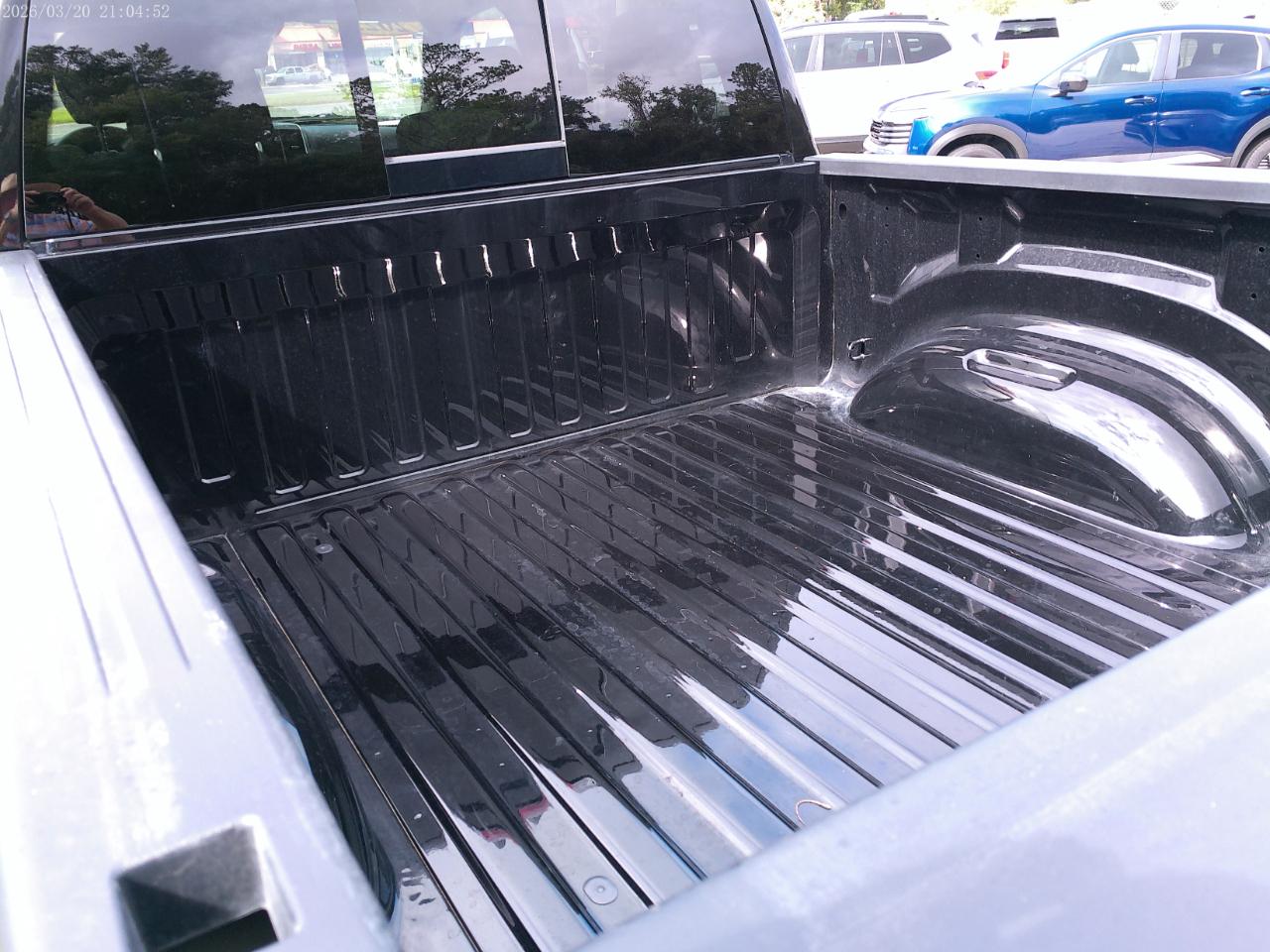 RAM 1500 Express 4x4 Crew Cab 5'7" Box 2025