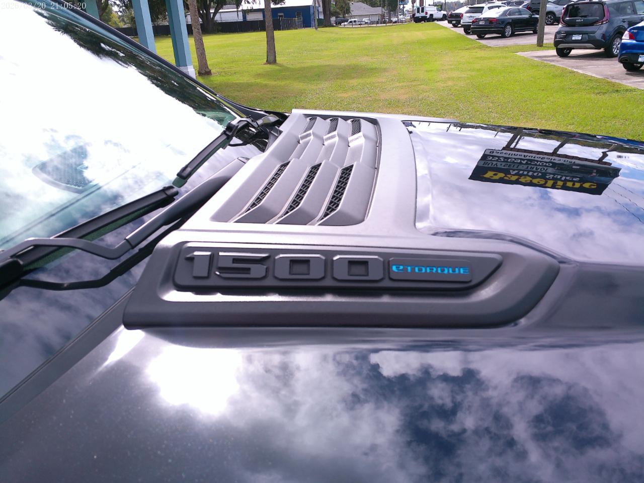 RAM 1500 Express 4x4 Crew Cab 5'7" Box 2025