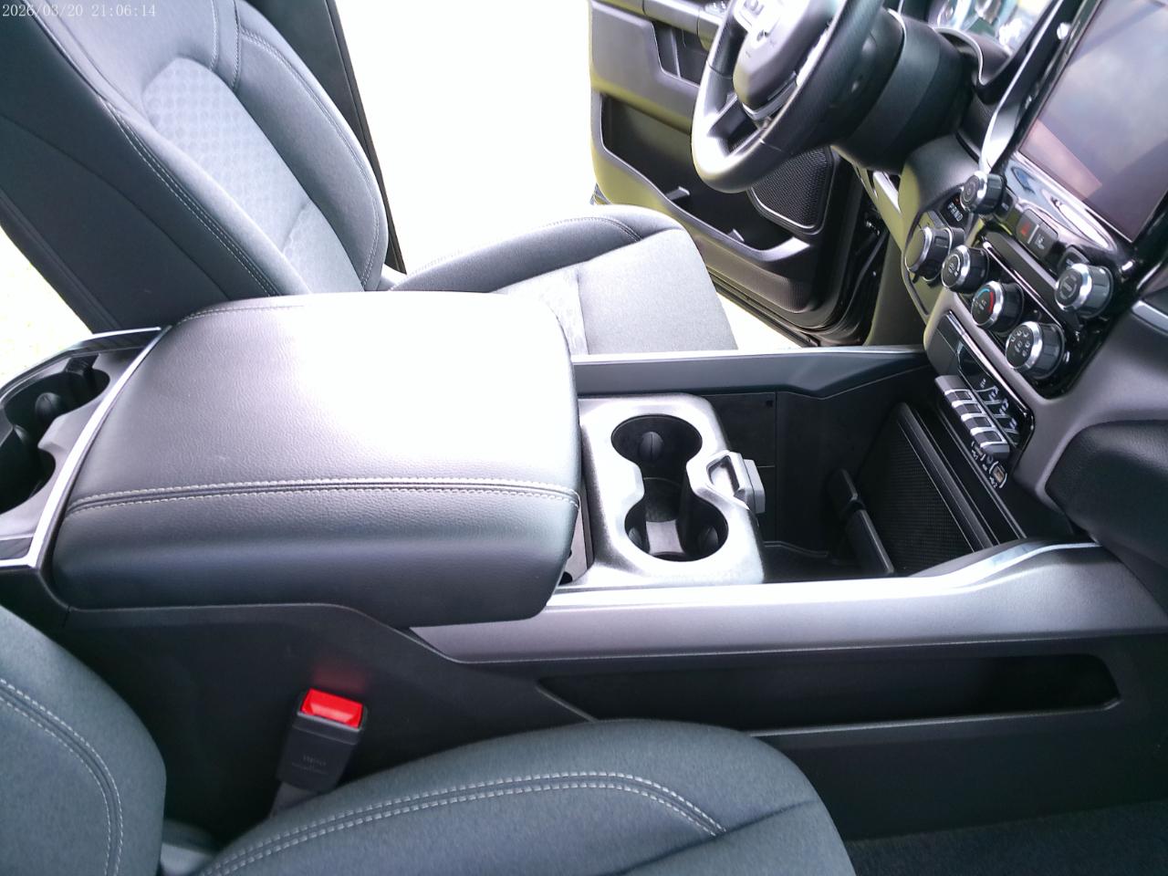 RAM 1500 Express 4x4 Crew Cab 5'7" Box 2025