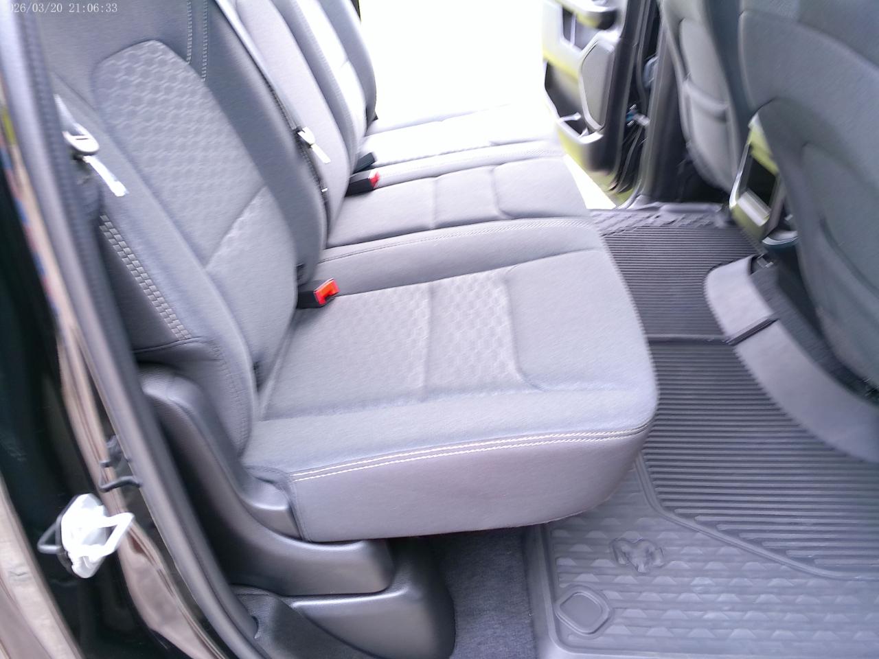 RAM 1500 Express 4x4 Crew Cab 5'7" Box 2025