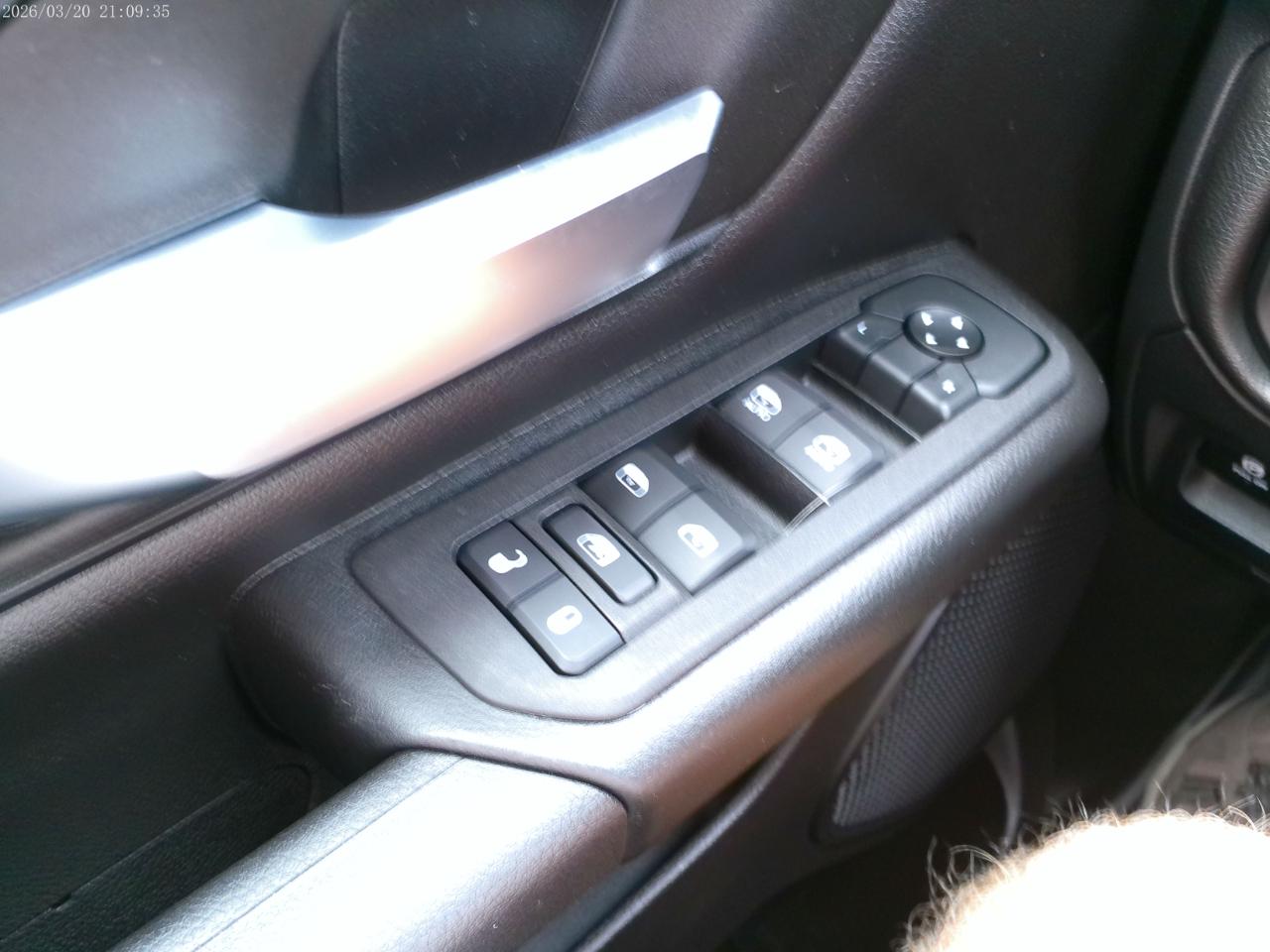 RAM 1500 Express 4x4 Crew Cab 5'7" Box 2025