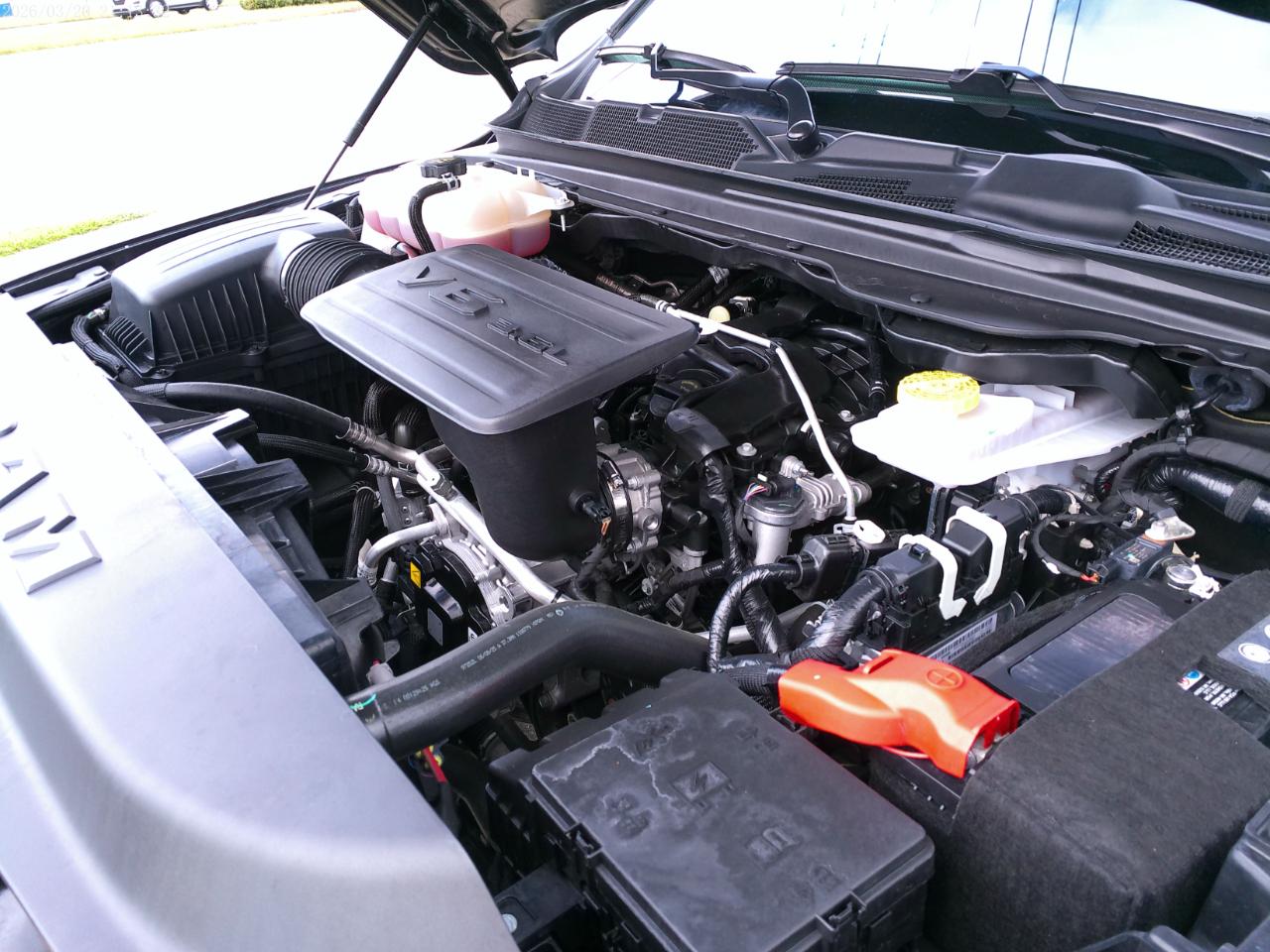 RAM 1500 Express 4x4 Crew Cab 5'7" Box 2025