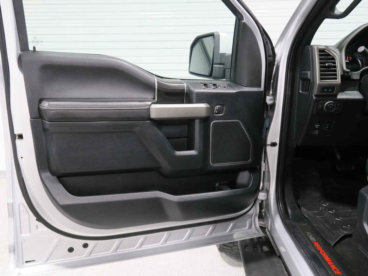 Ford F-150 Raptor 4WD SuperCrew 5.5' Box 2019