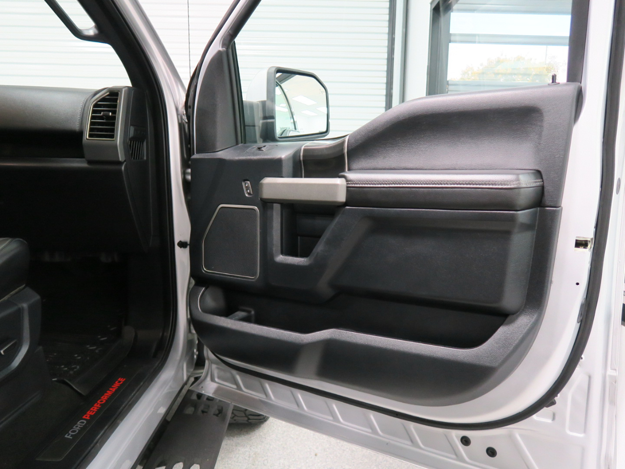 Ford F-150 Raptor 4WD SuperCrew 5.5' Box 2019