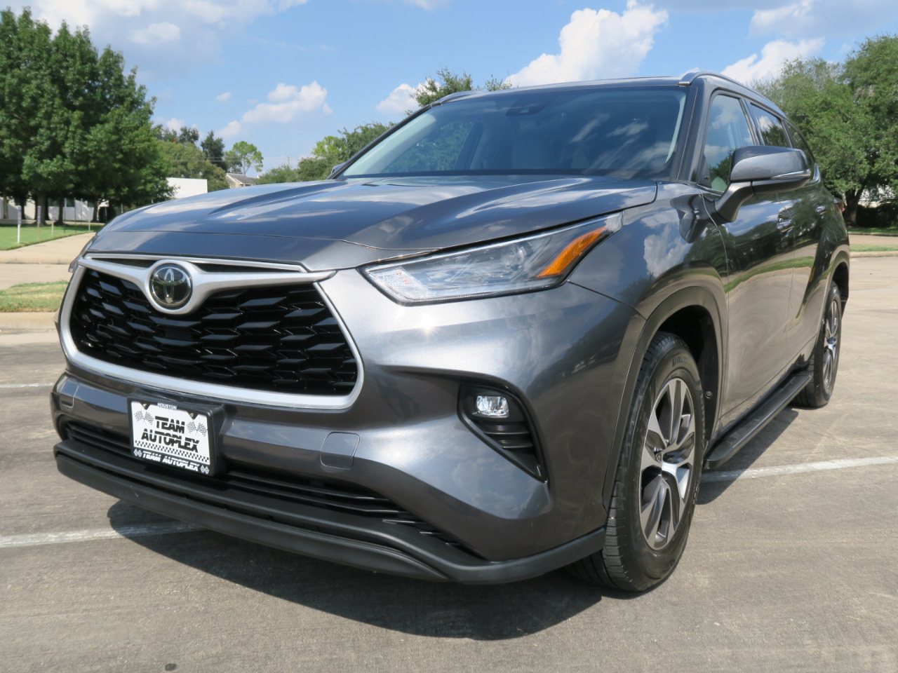Toyota Highlander XLE FWD (Natl) 2021