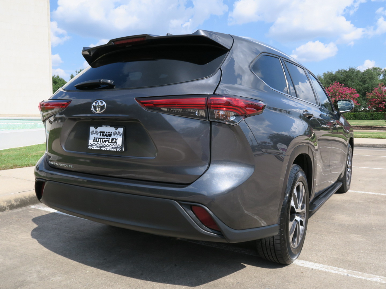 Toyota Highlander XLE FWD (Natl) 2021