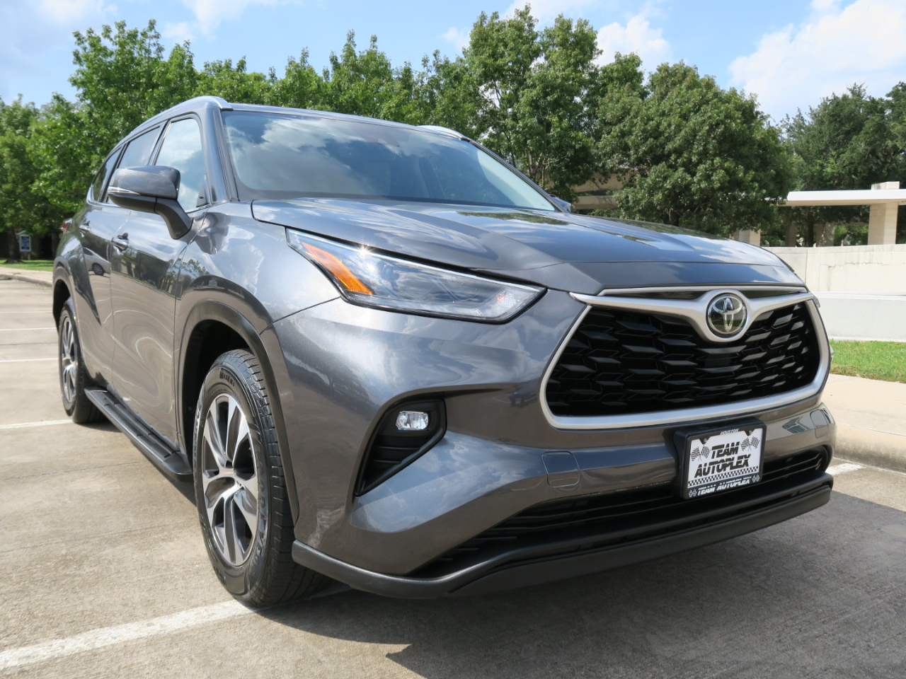 Toyota Highlander XLE FWD (Natl) 2021