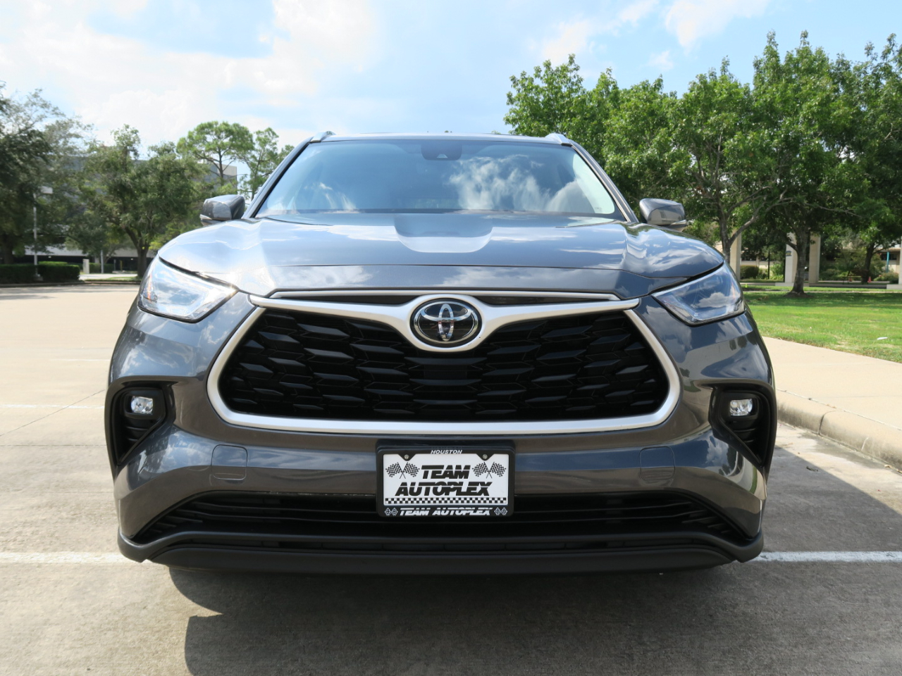 Toyota Highlander XLE FWD (Natl) 2021