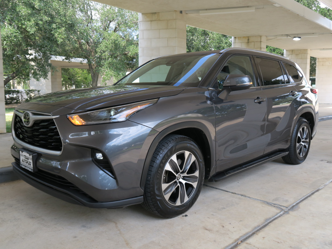 Toyota Highlander XLE FWD (Natl) 2021