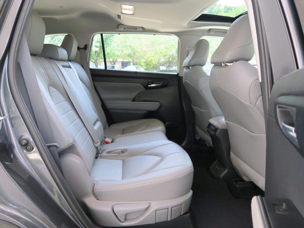 Toyota Highlander XLE FWD (Natl) 2021