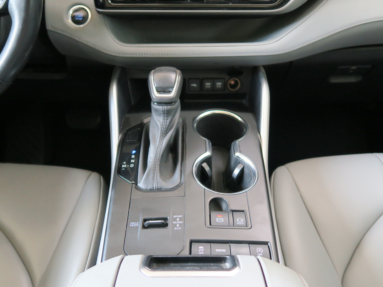 Toyota Highlander XLE FWD (Natl) 2021