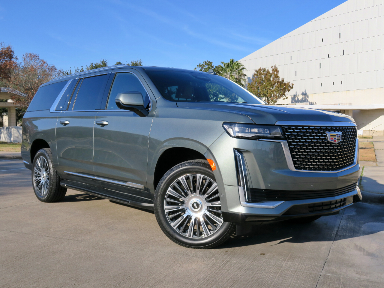 2023 Cadillac Escalade ESV 4WD 4dr Premium Luxury