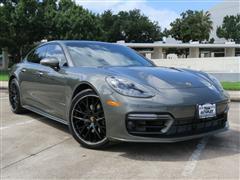 2022 Porsche Panamera 