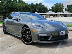 2022 Porsche Panamera 