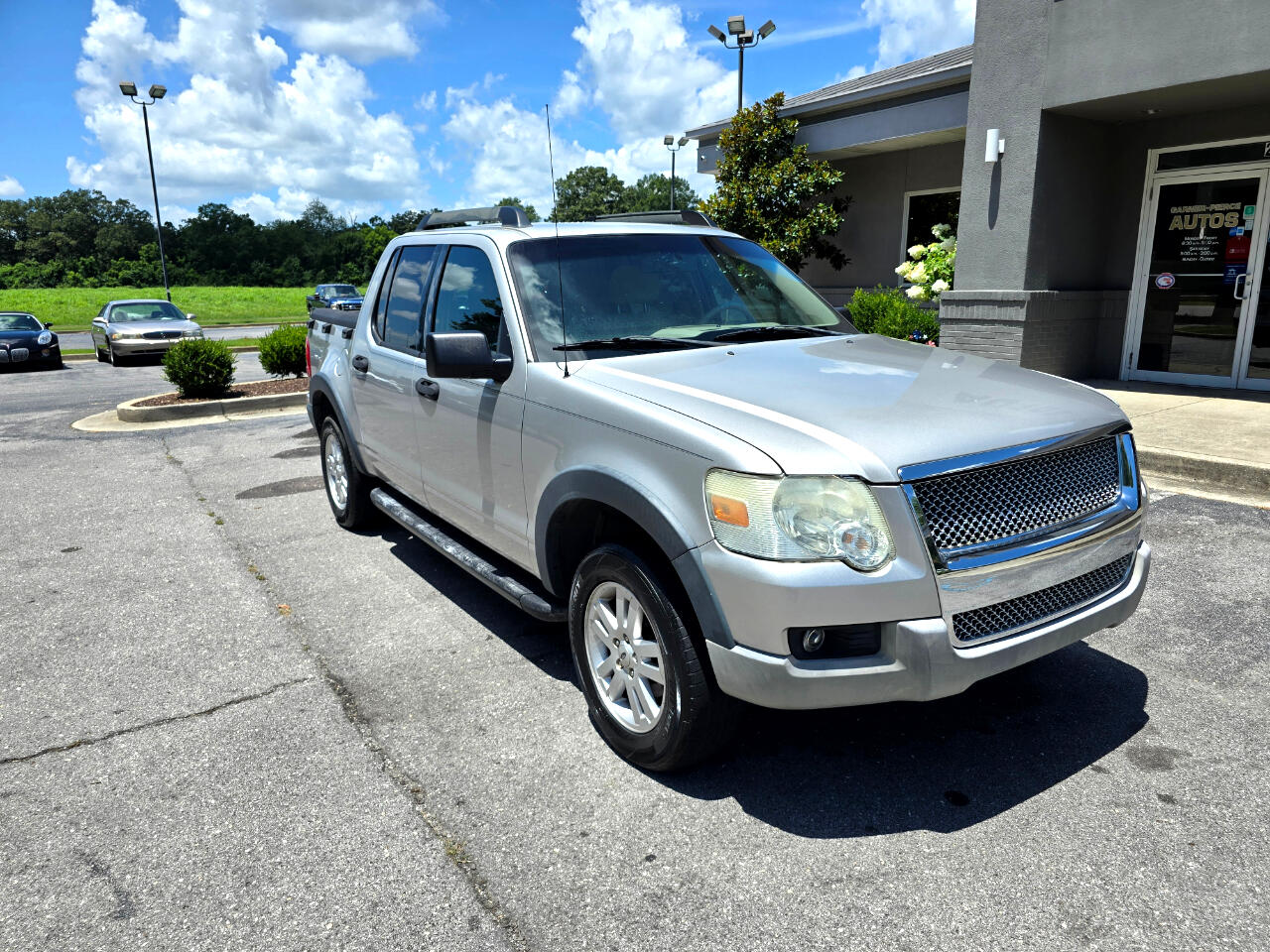 2007 Ford Explorer Sport Trac XLT photo 2