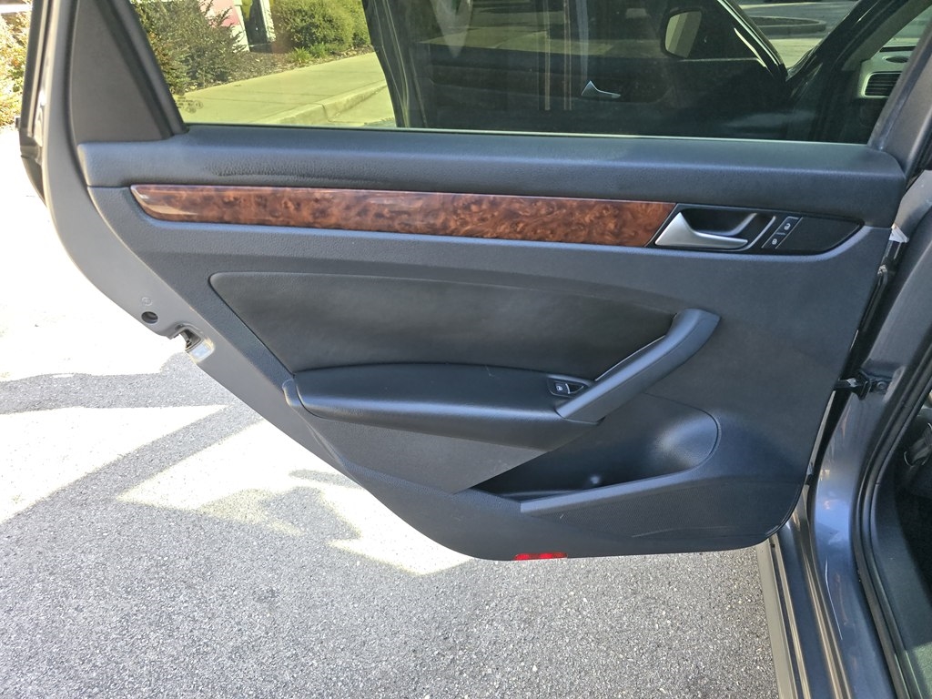 Volkswagen Passat  2013 Volkswagen Passat  2013