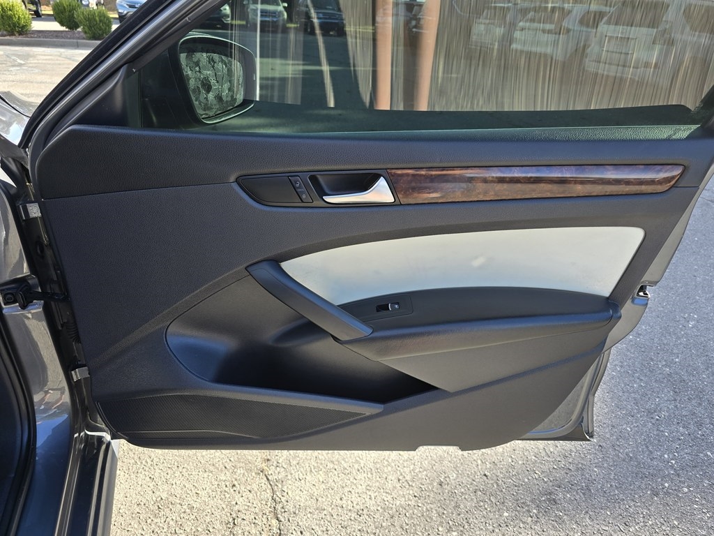 Volkswagen Passat  2013 Volkswagen Passat  2013