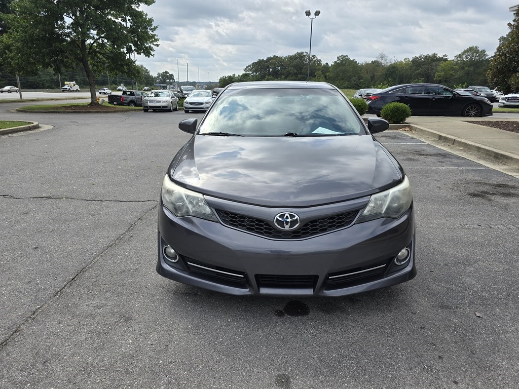 2014 Toyota Camry SE photo 4