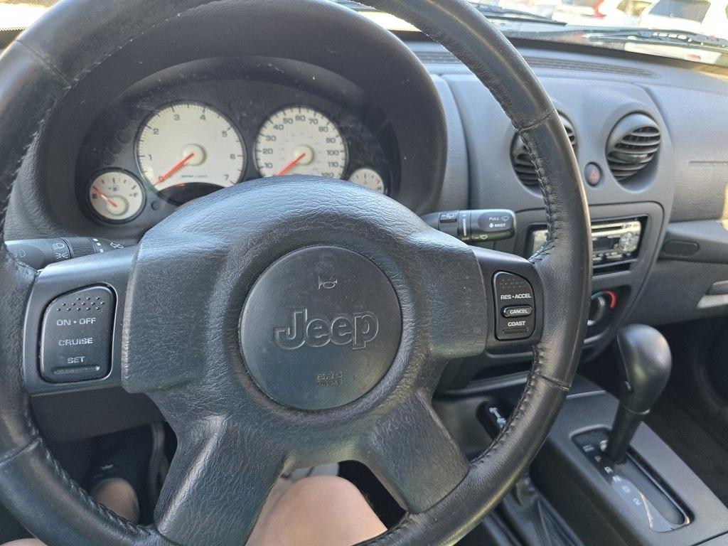 Jeep Liberty  2004