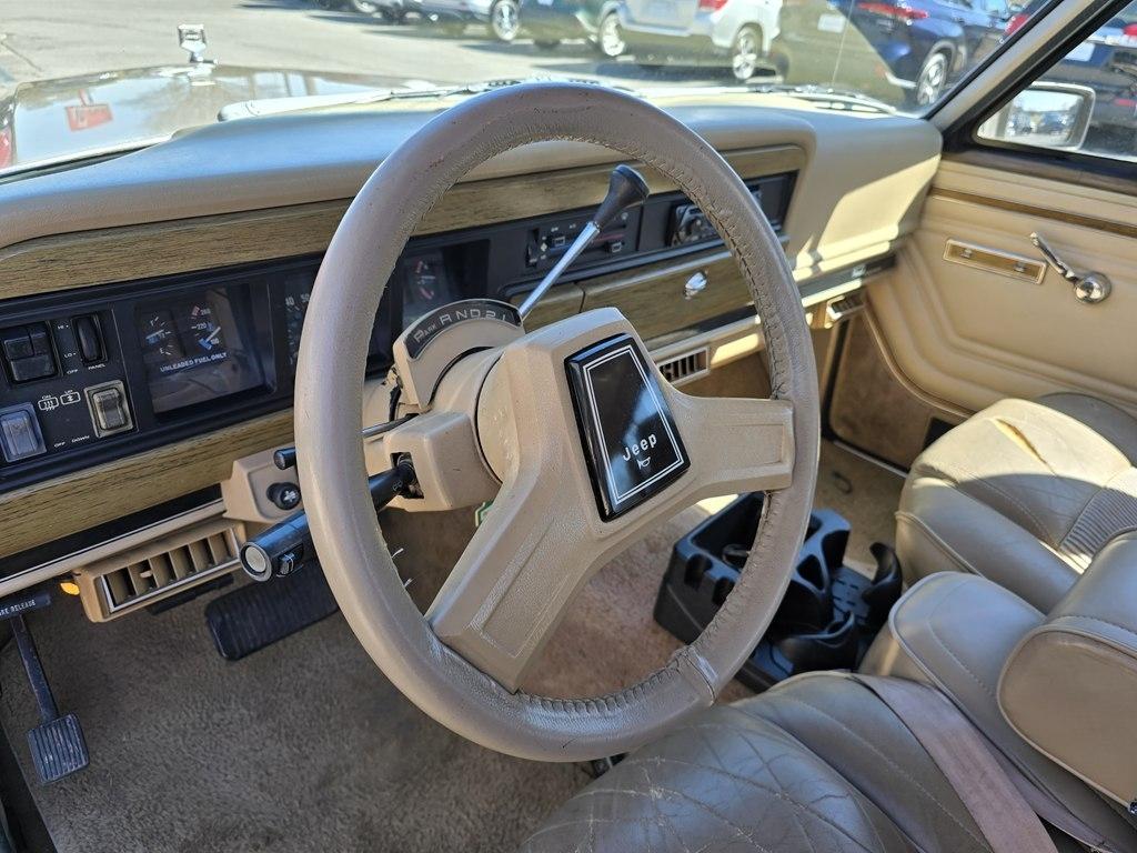 Jeep Grand Wagoneer  1990