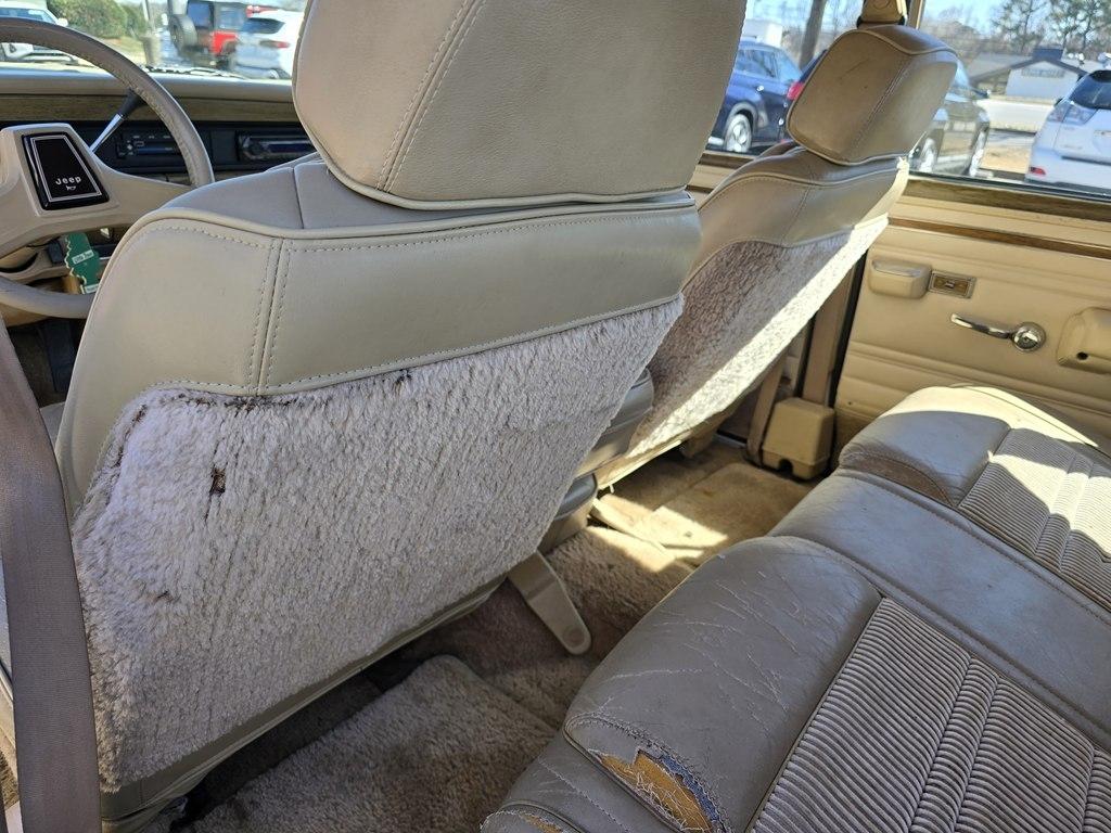 Jeep Grand Wagoneer  1990