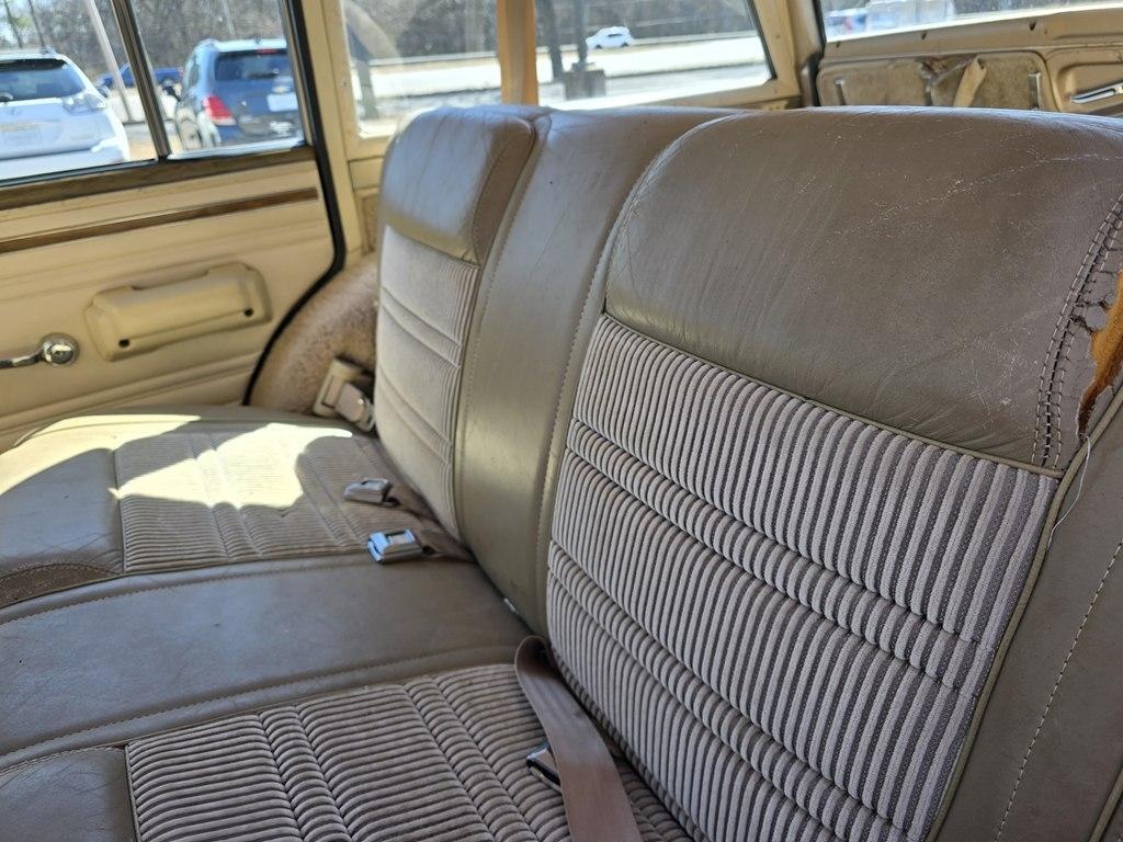 Jeep Grand Wagoneer  1990