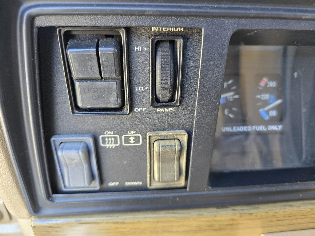 Jeep Grand Wagoneer  1990