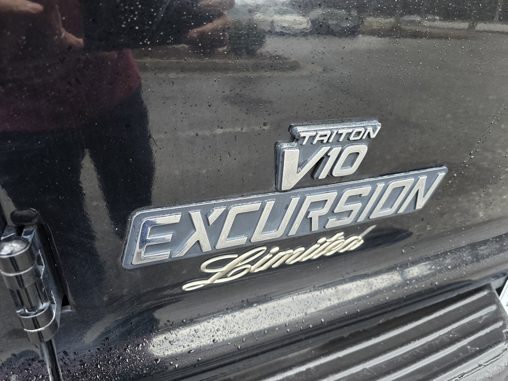 Ford Excursion  2005