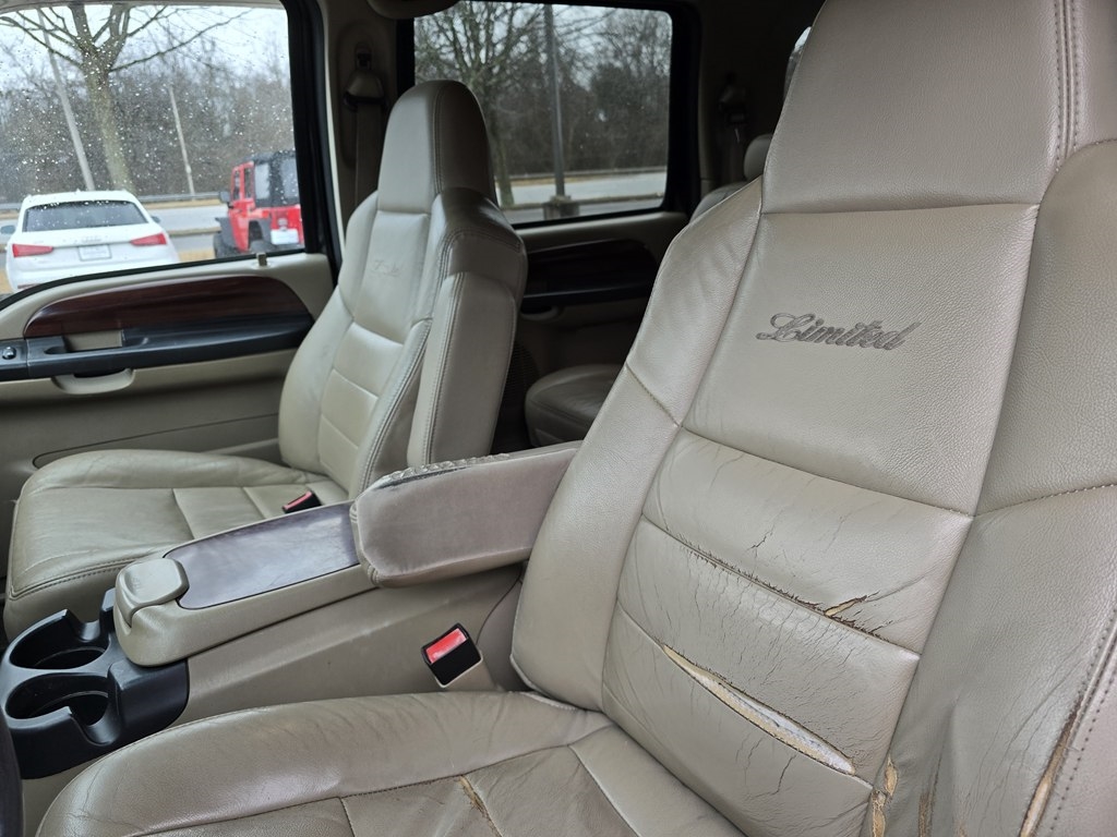 Ford Excursion  2005