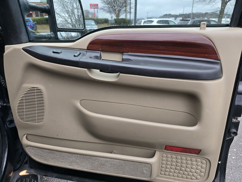 Ford Excursion  2005