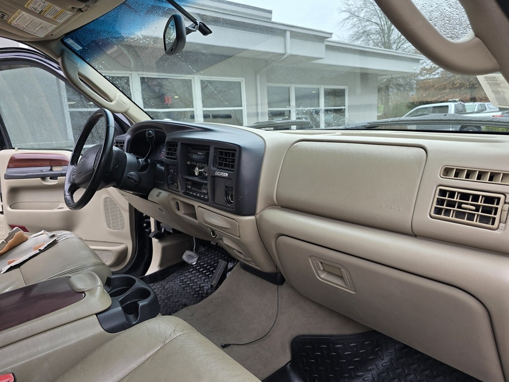 Ford Excursion  2005