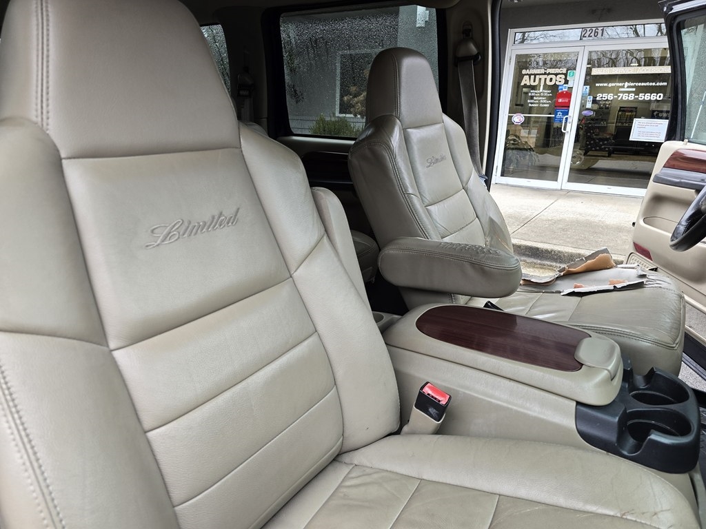 Ford Excursion  2005