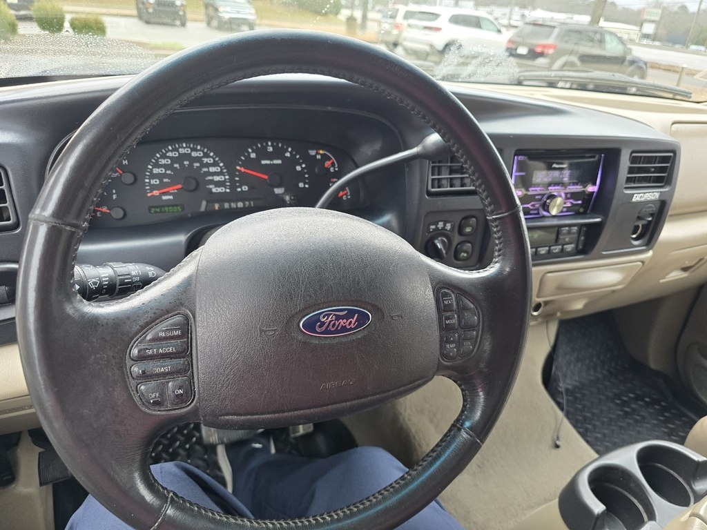 Ford Excursion  2005