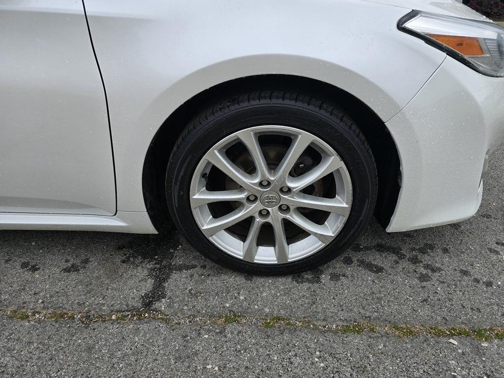 Toyota Avalon  2013
