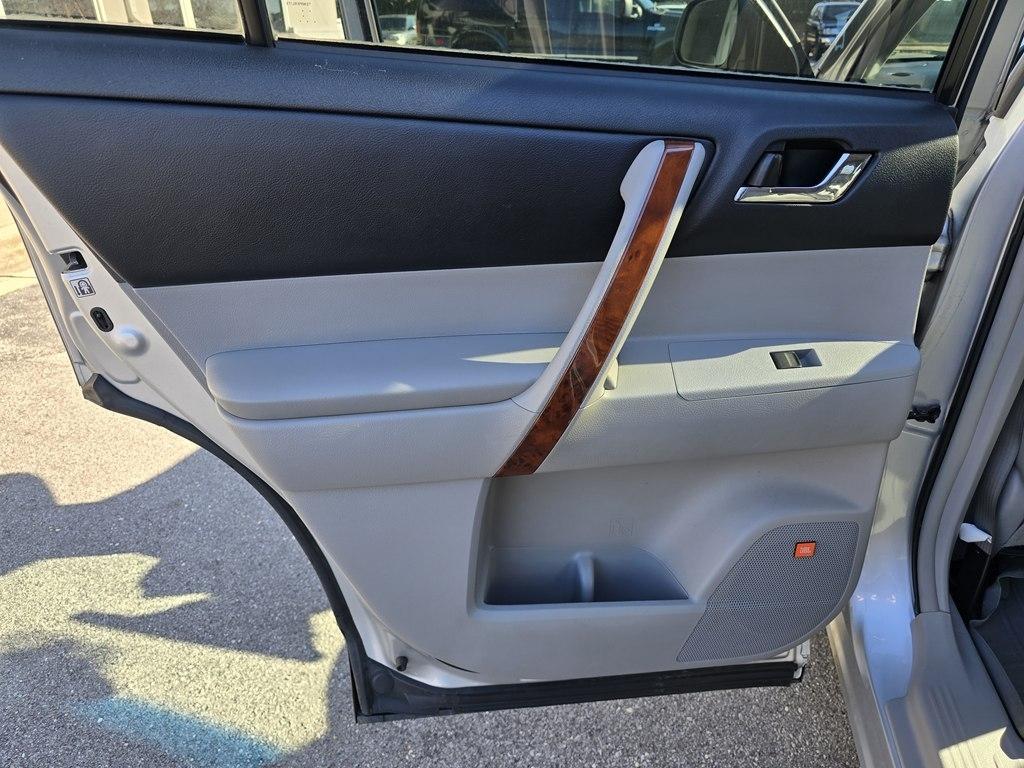 Toyota Highlander  2013