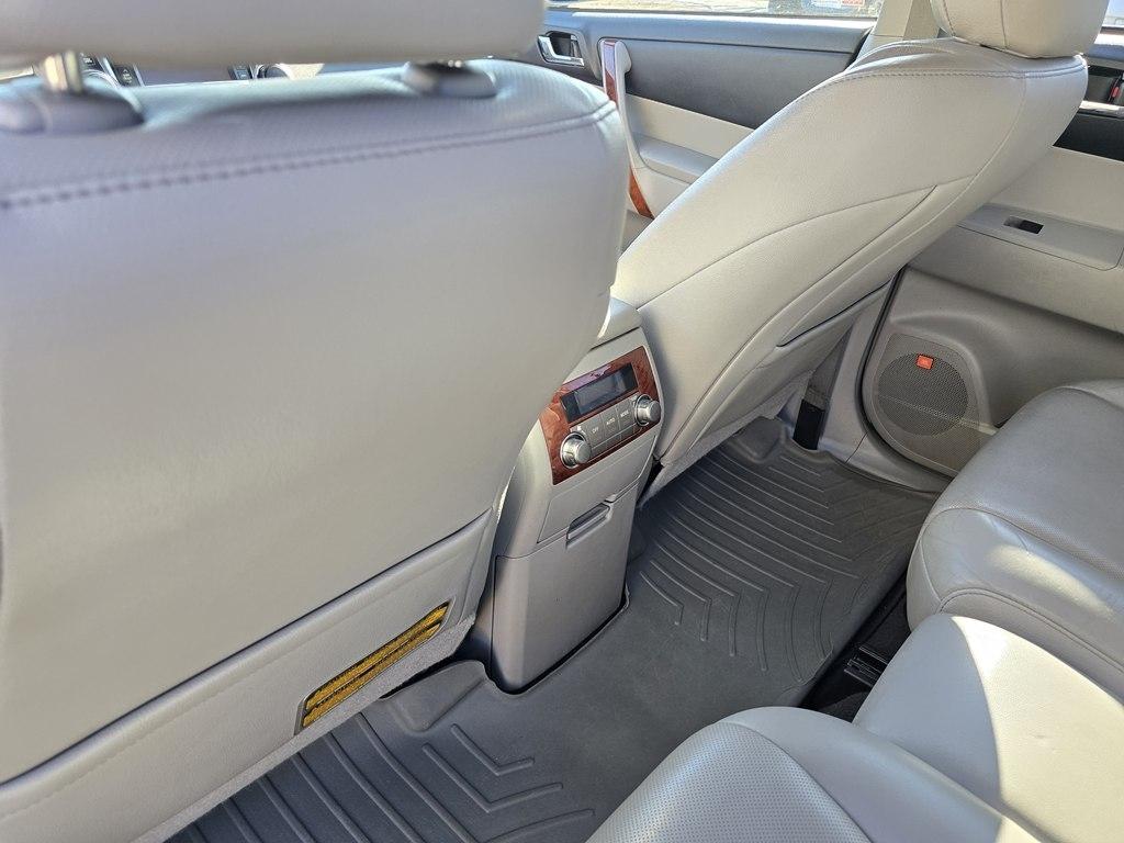 Toyota Highlander  2013