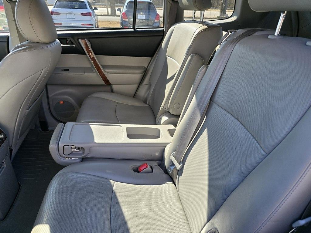 Toyota Highlander  2013