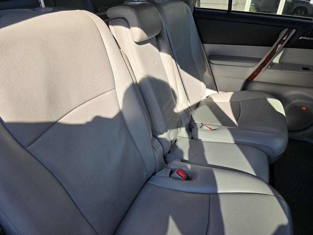 Toyota Highlander  2013